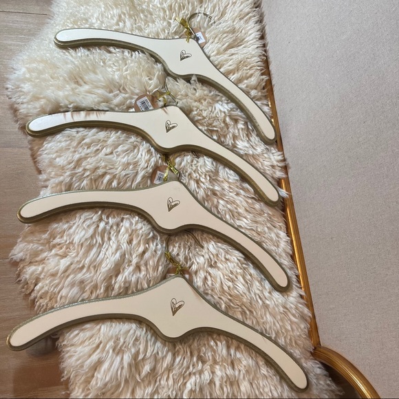 NWT David’s Bridal Painted Bride Hanger - Picture 6 of 7